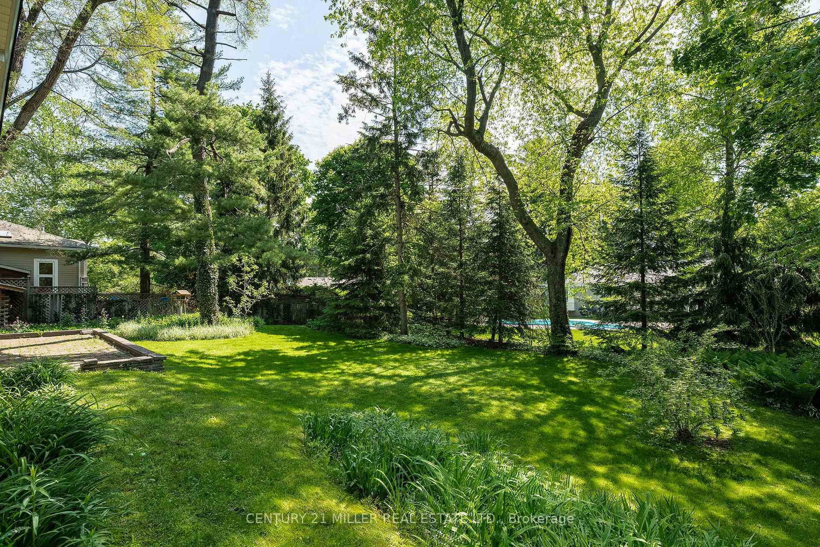 2048 Elmhurst Avenue • Oakville, ON photo 9