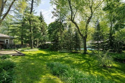 2048 Elmhurst Avenue • Oakville, ON photo 9