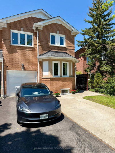172 N Rainforest Drive • Brampton, ON photo 2