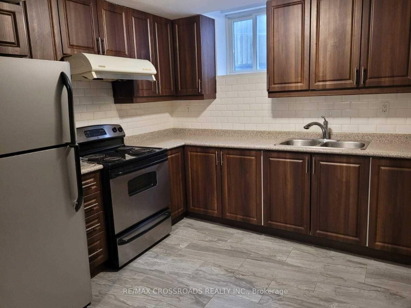 673 Bristol Road W