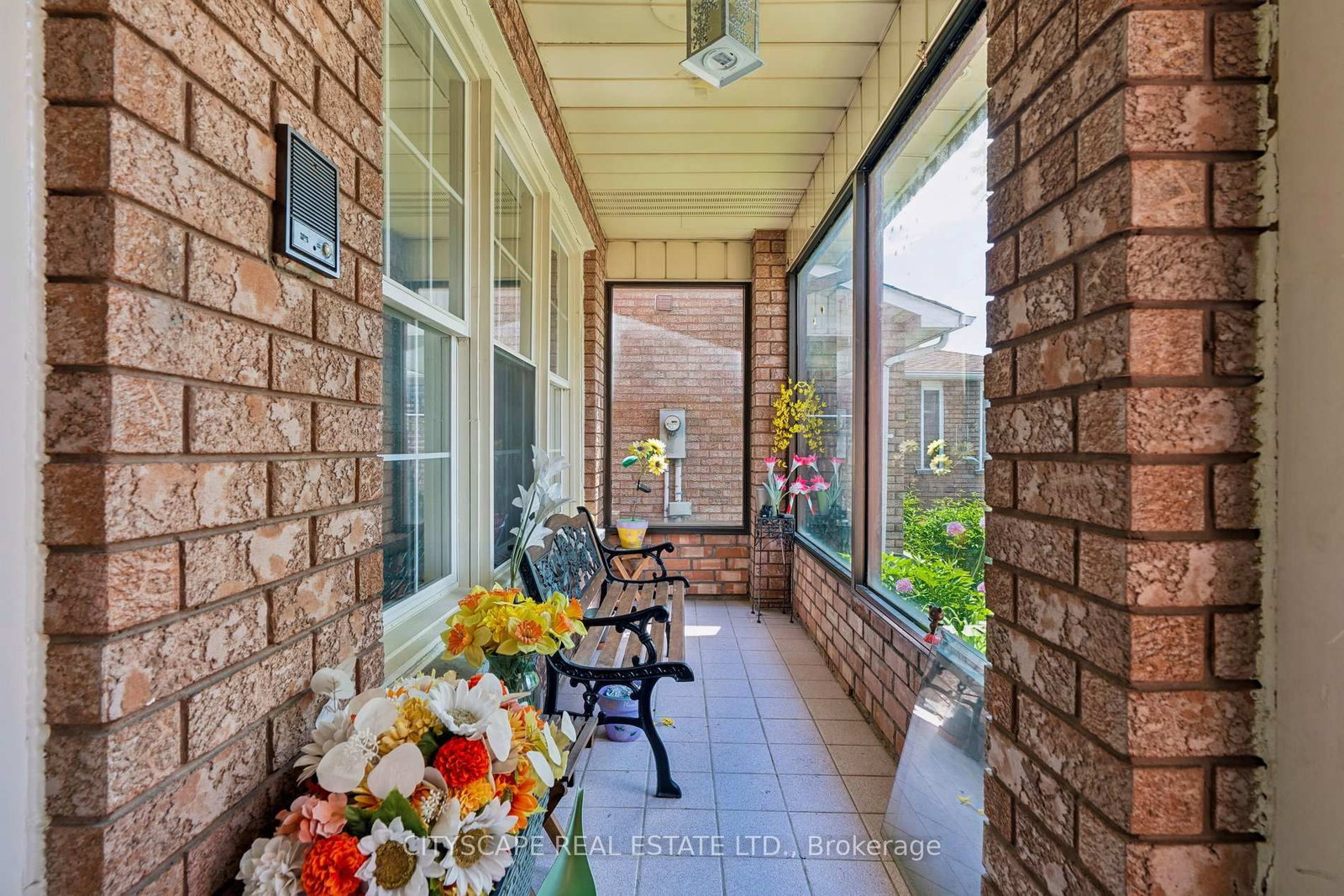4356 Wakefield Crescent • Mississauga, ON photo 4