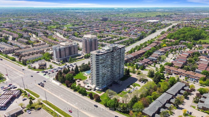 700 Constellation Dr photo 4