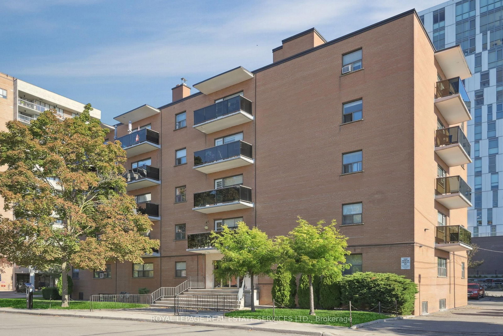 7 Helene Street N, Unit 302