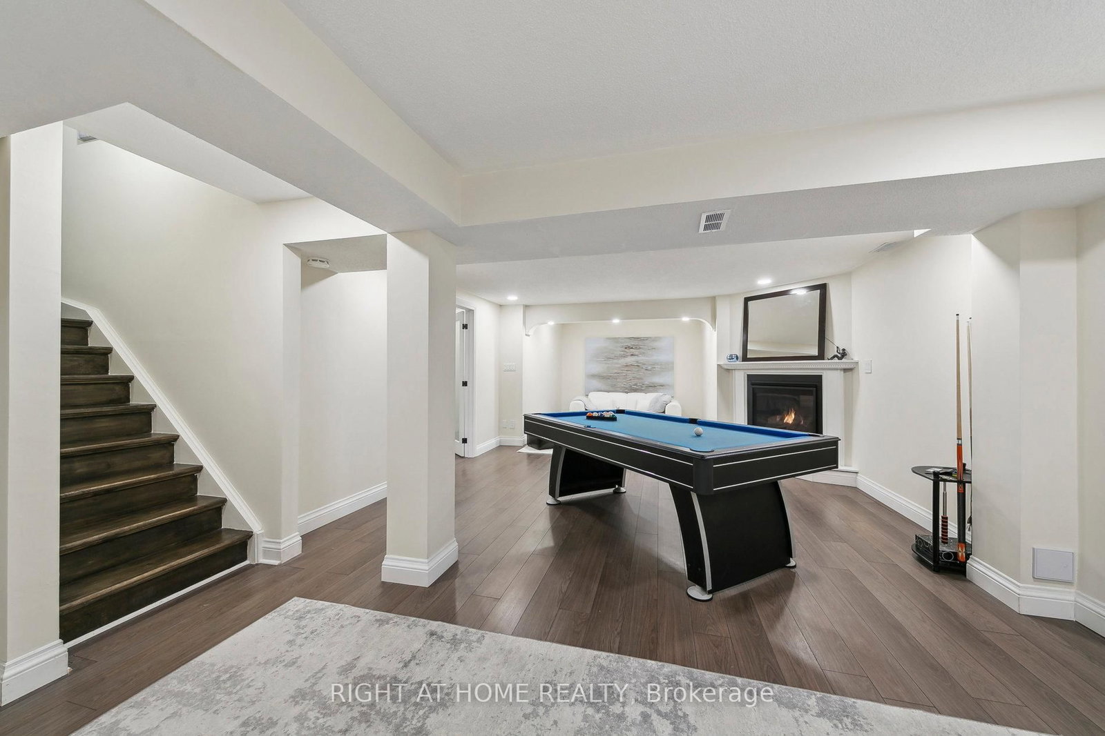 2069 N Waterbridge Drive • Burlington, ON photo 33