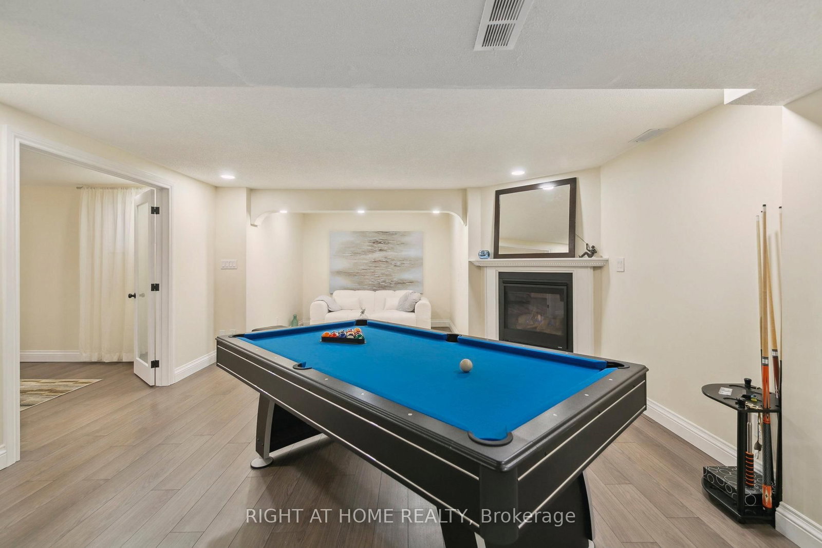 2069 N Waterbridge Drive • Burlington, ON photo 38