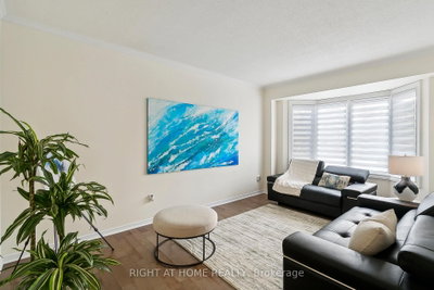 2069 N Waterbridge Drive • Burlington, ON photo 4