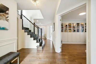 2069 N Waterbridge Drive • Burlington, ON photo 6