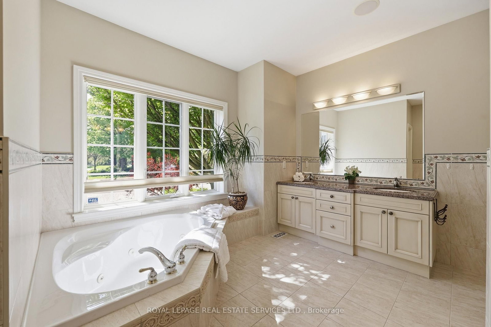 1227 Riverbank Way • Oakville, ON photo 32