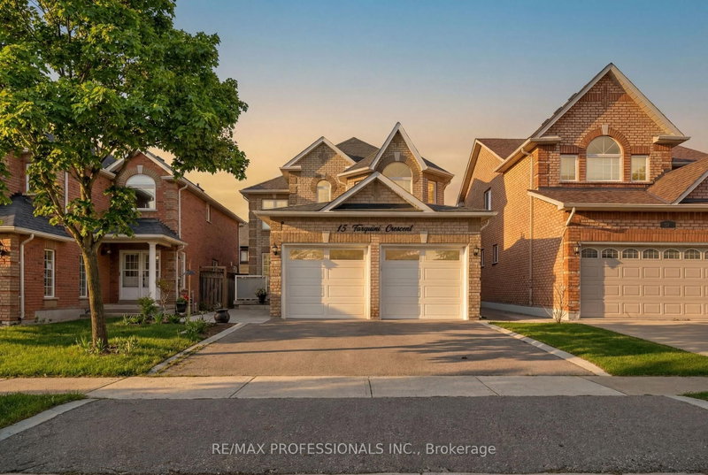 home for sale on 15 Tarquini Crescent