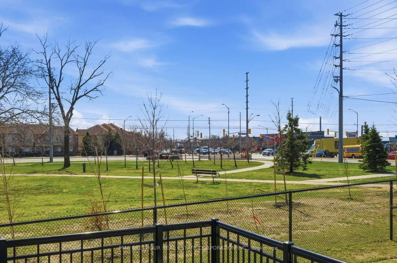 1035 Southdown Mississauga,ON L5J 0A2 — Photo 10