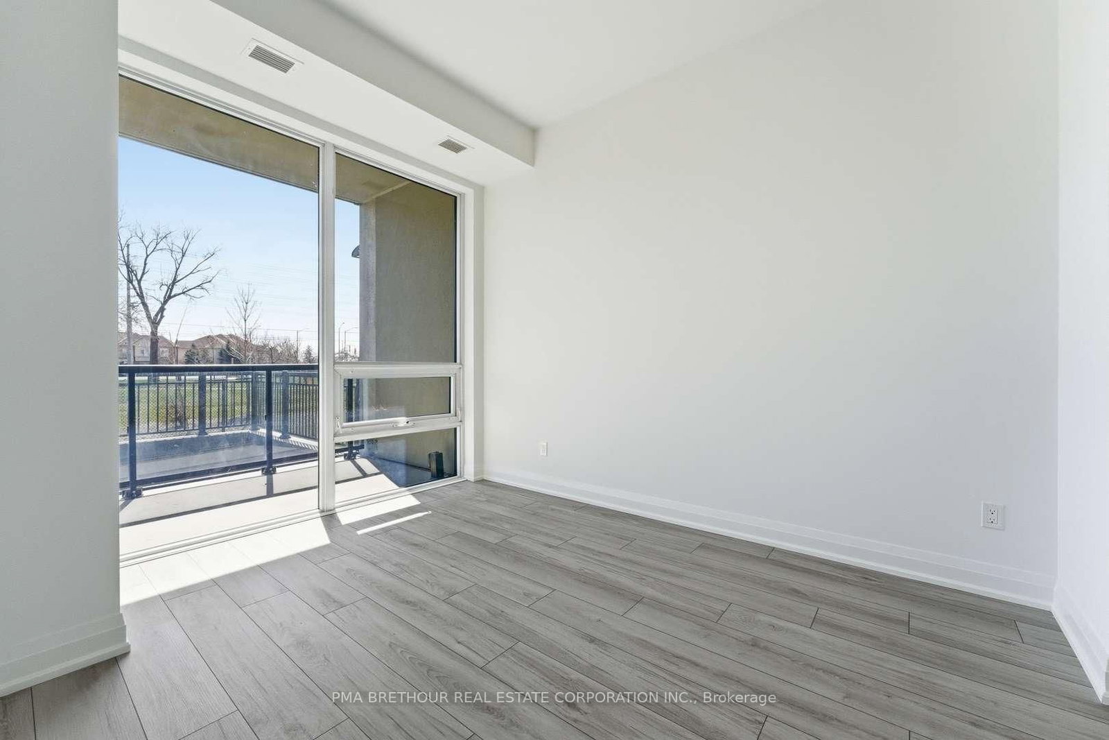 1035 Southdown Mississauga,ON L5J 0A2 — Photo 5