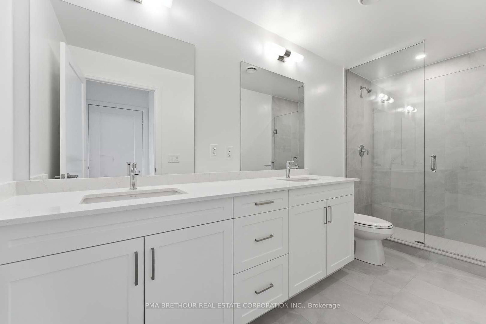 1035 Southdown Mississauga,ON L5J 0A2 — Photo 11
