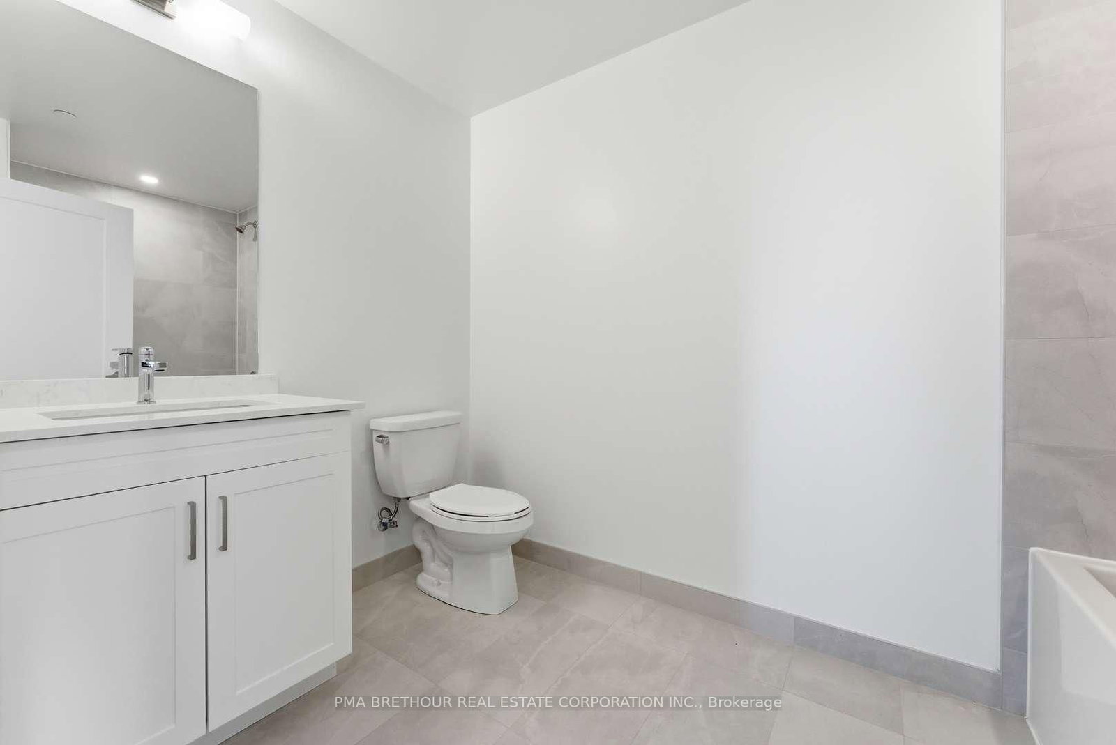 1035 Southdown Mississauga,ON L5J 0A2 — Photo 13