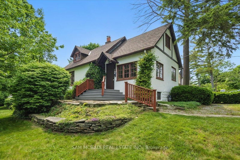 62 Maple Avenue S