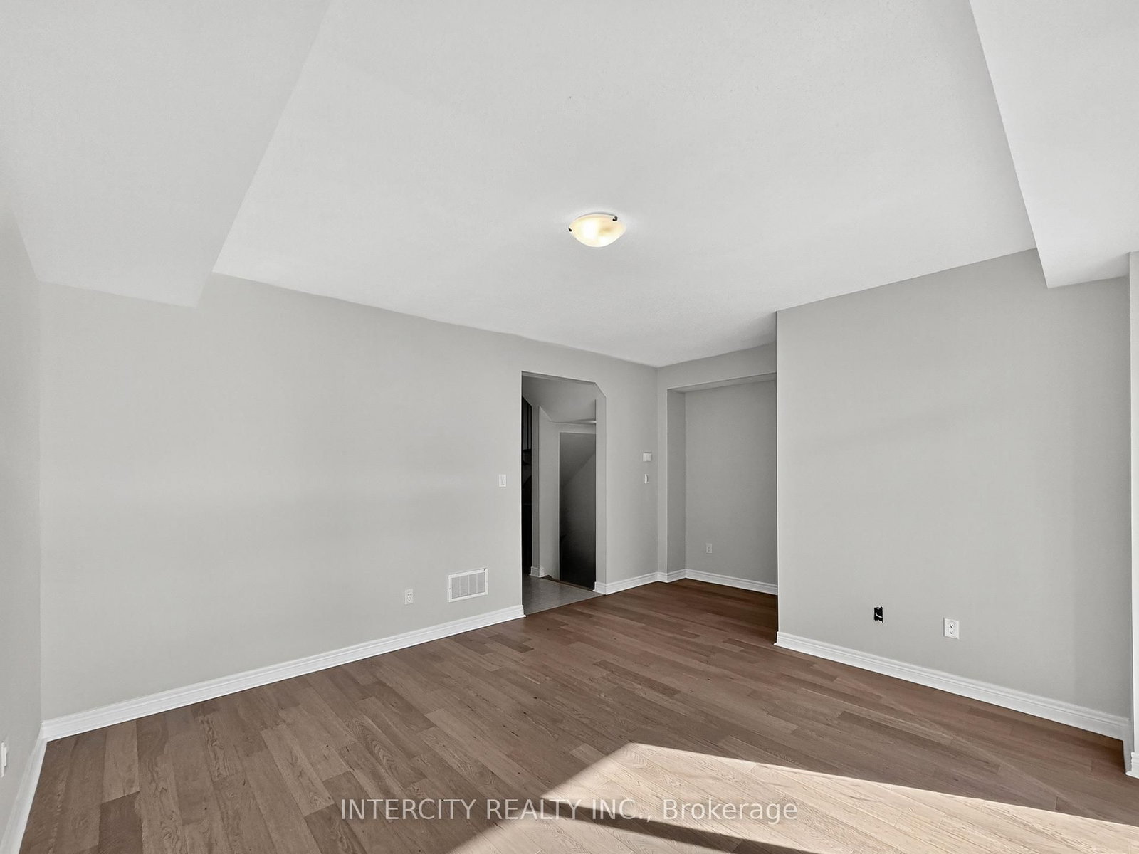100 Grassbank Road • Brampton, ON photo 11