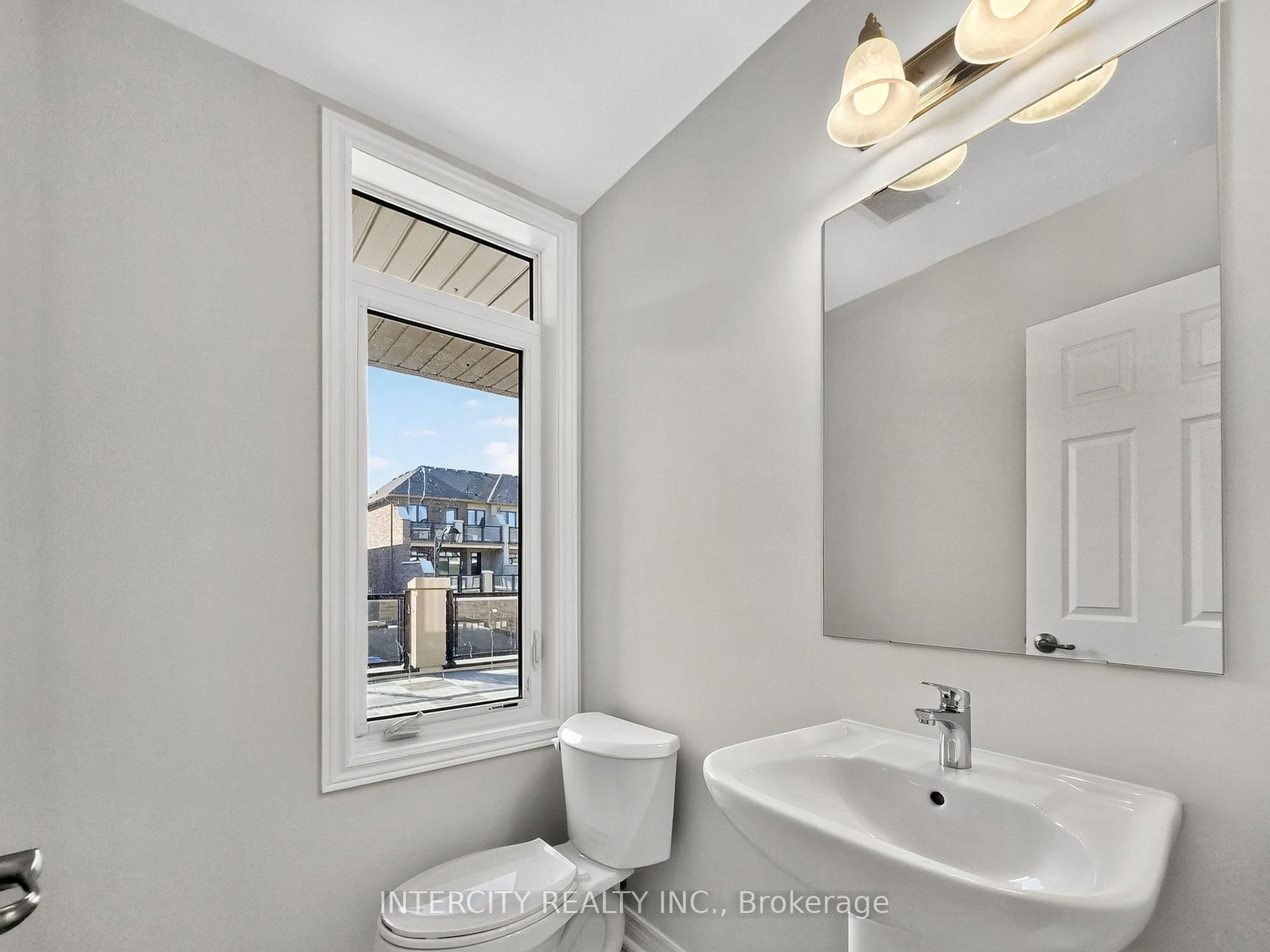 100 Grassbank Road • Brampton, ON photo 13