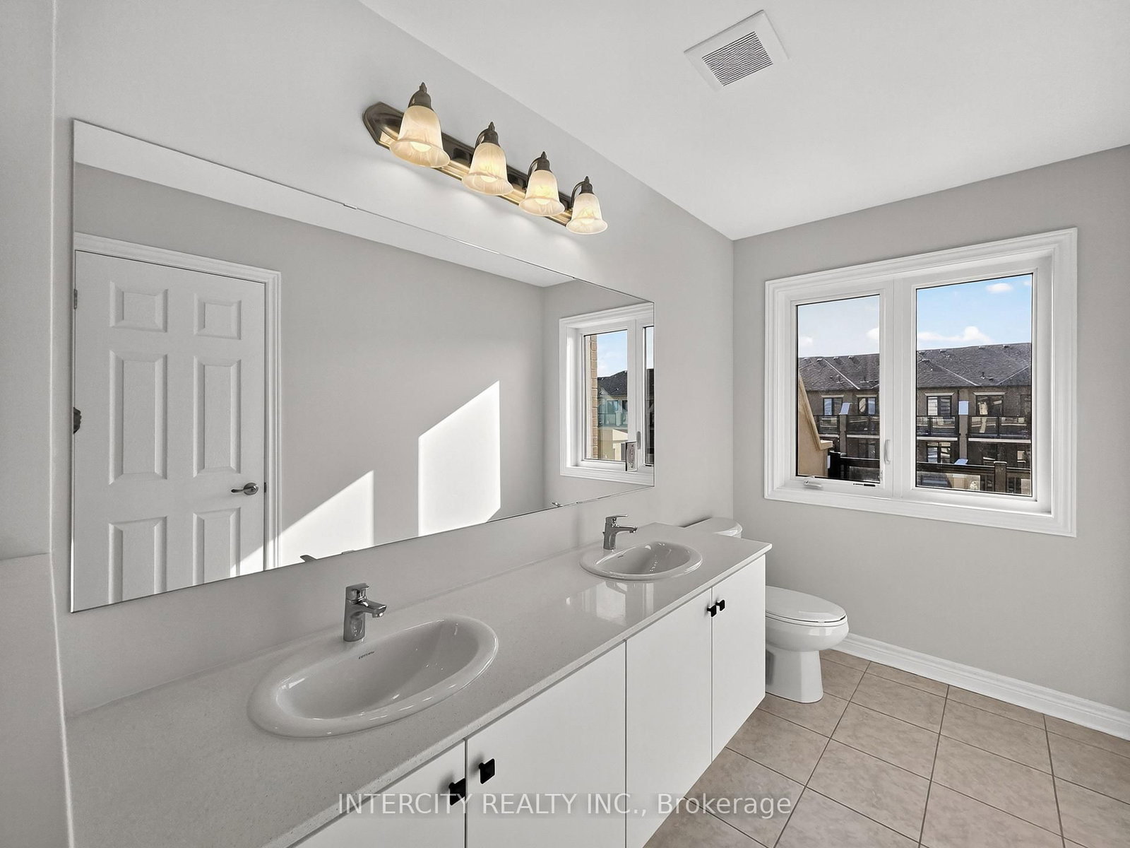 100 Grassbank Road • Brampton, ON photo 31