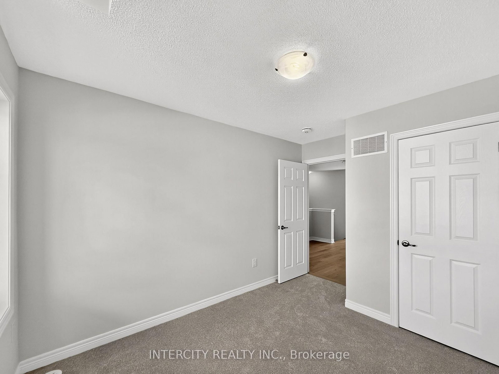 100 Grassbank Road • Brampton, ON photo 36