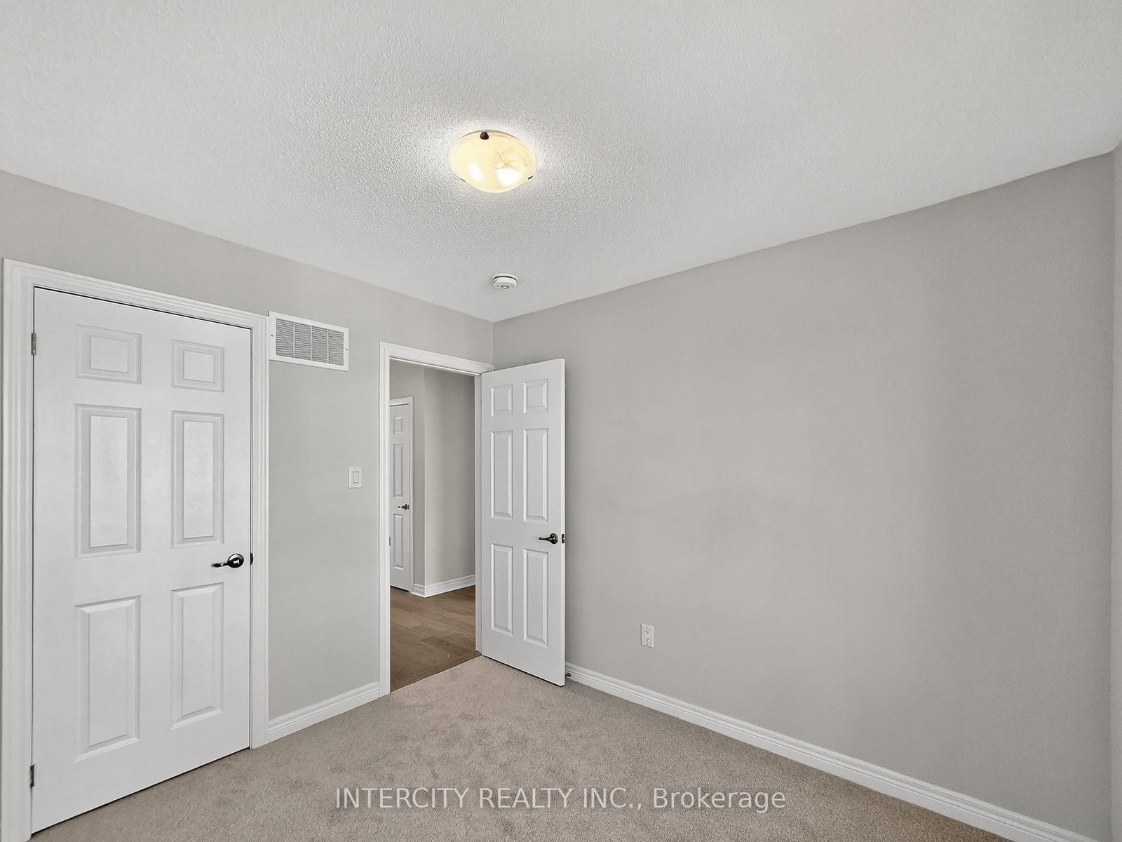 100 Grassbank Road • Brampton, ON photo 39