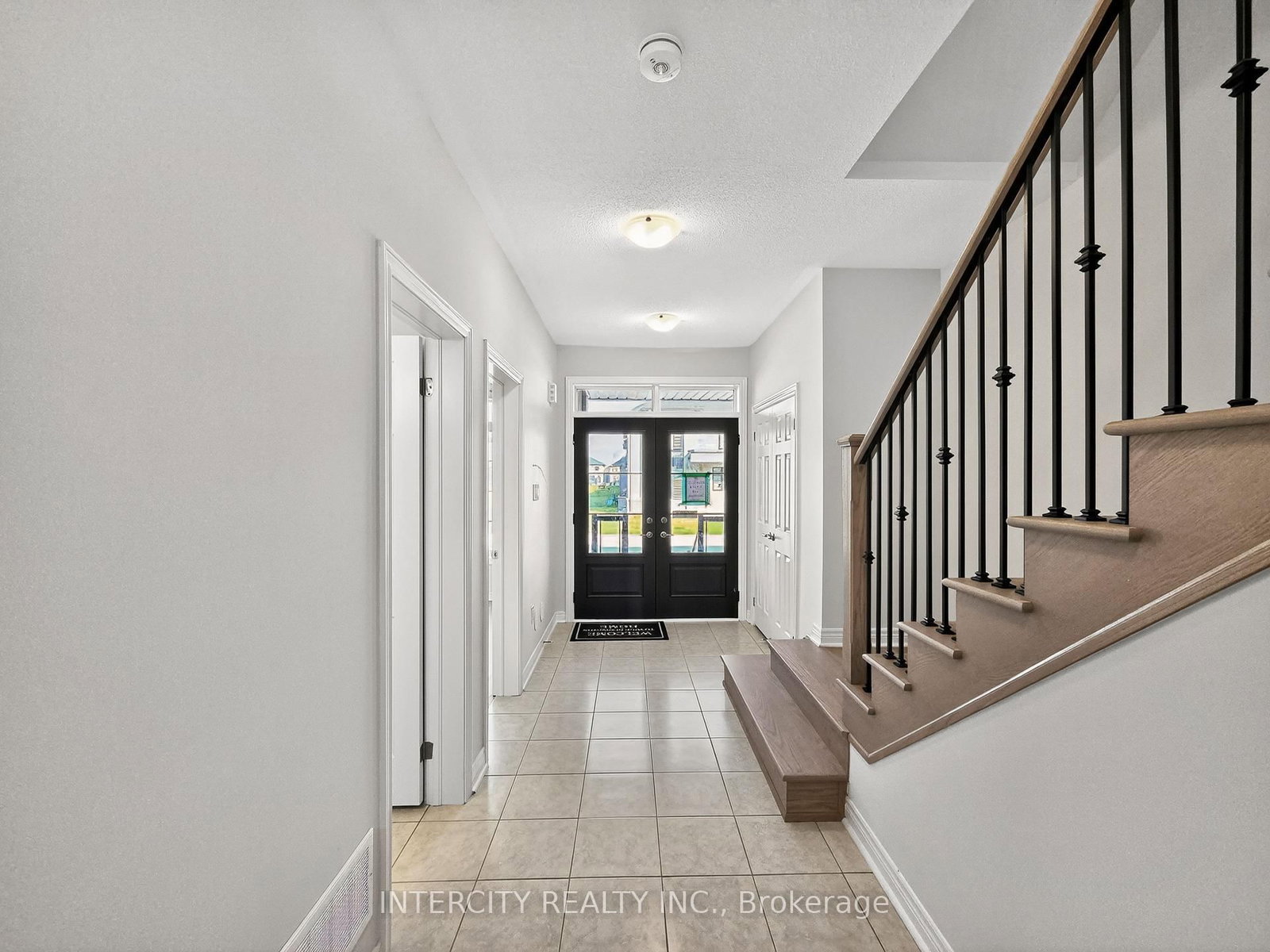 100 Grassbank Road • Brampton, ON photo 5