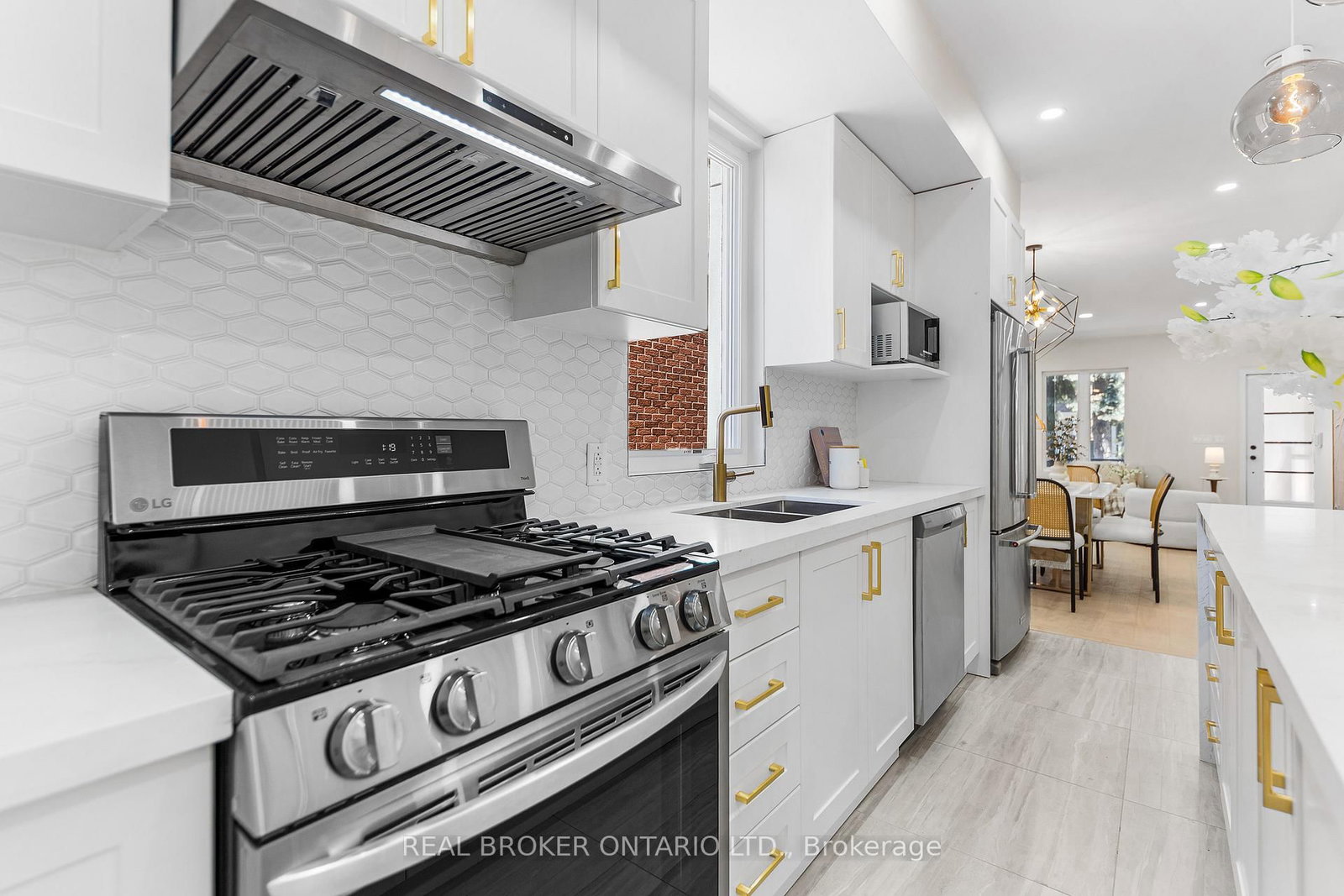 806 Gladstone Avenue • Toronto, ON photo 12