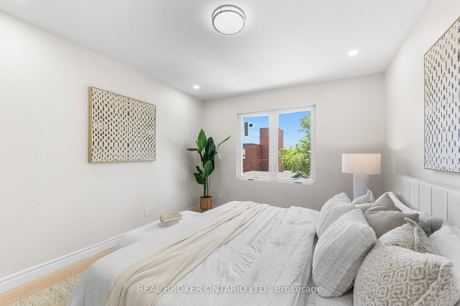 806 Gladstone Avenue • Toronto, ON photo 19