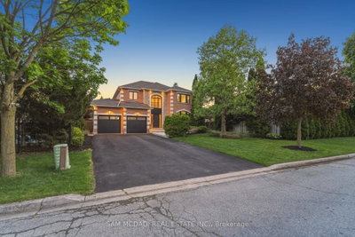 Detached House in East Credit