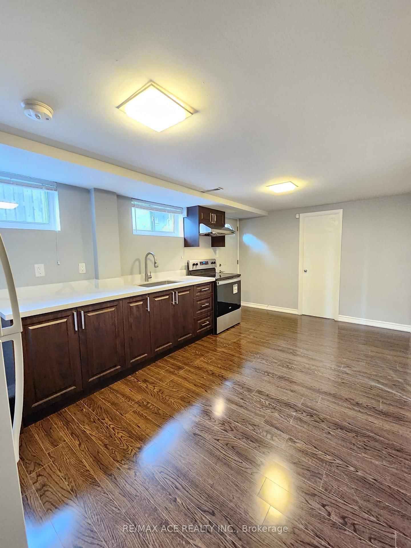 6 W Deane Park Drive, Unit Bsmt - Photo 8