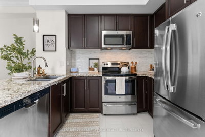 Unit 18 — 3077 Cawthra Road — photo 6