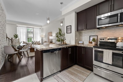 Unit 18 — 3077 Cawthra Road — more photos