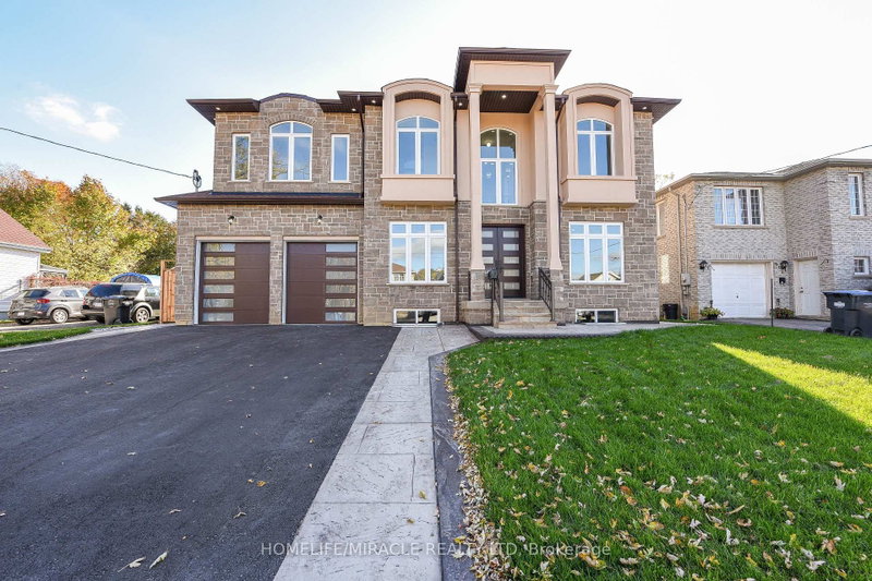 11 Hillcrest Ave, Brampton, Ontario