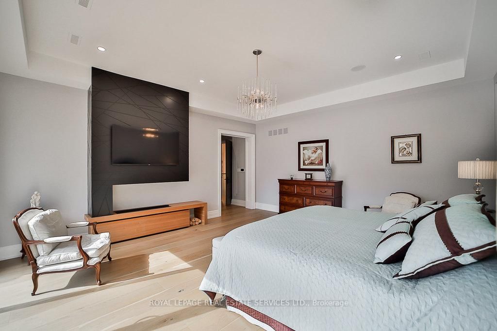 1301 Twin Oaks Dell • Mississauga, ON photo 16