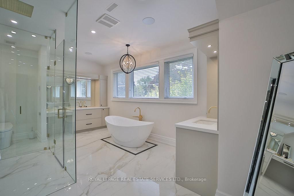 1301 Twin Oaks Dell • Mississauga, ON photo 18