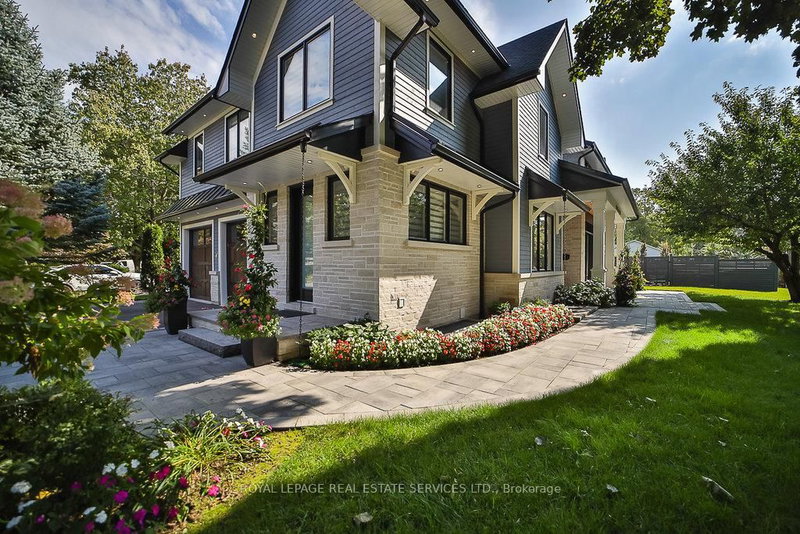 1301 Twin Oaks Dell