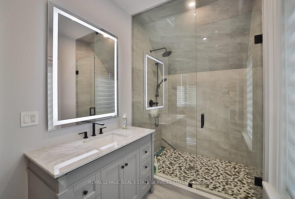 1301 Twin Oaks Dell • Mississauga, ON photo 22