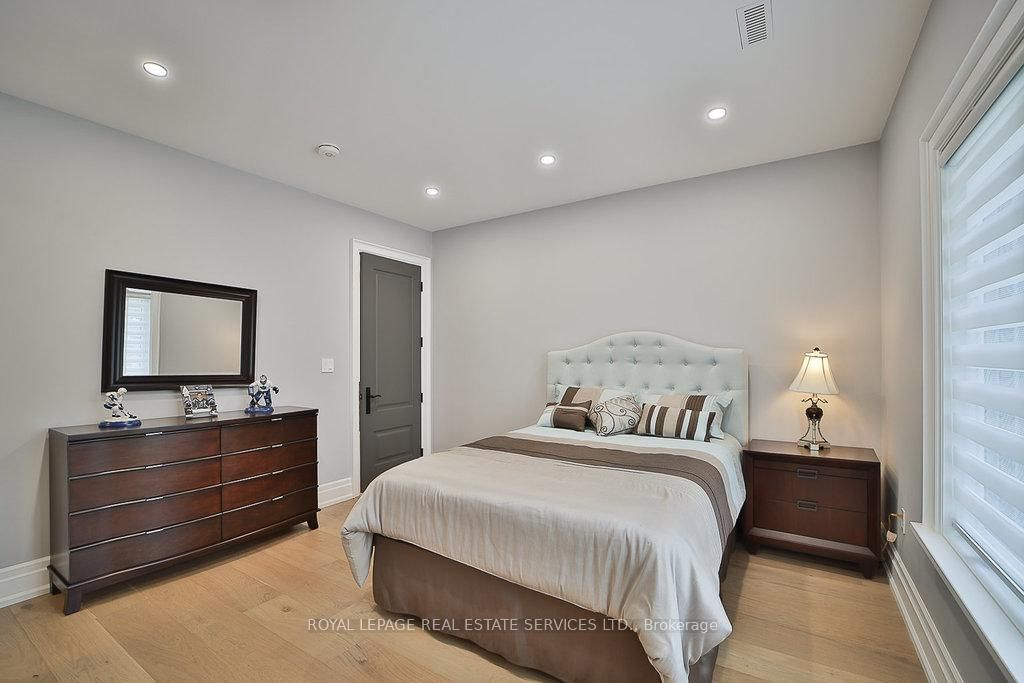 1301 Twin Oaks Dell • Mississauga, ON photo 24