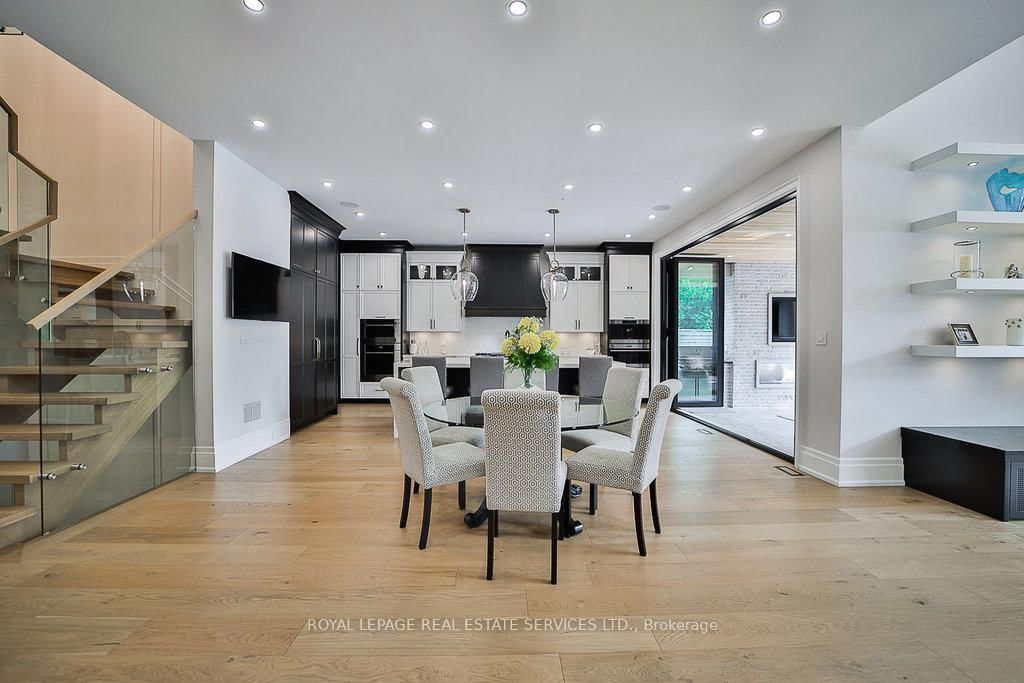 1301 Twin Oaks Dell • Mississauga, ON photo 8