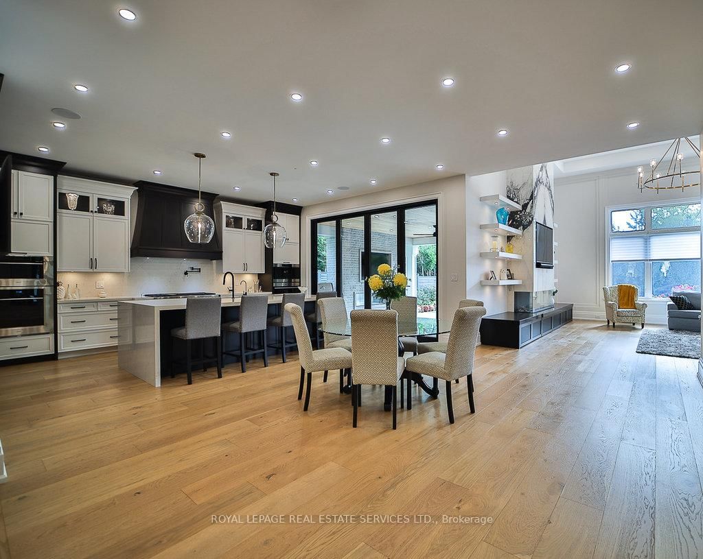 1301 Twin Oaks Dell • Mississauga, ON photo 9