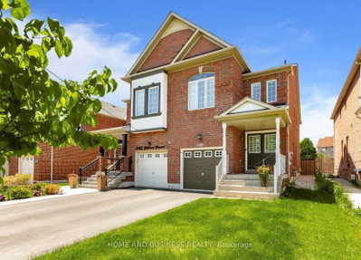 4-bed Semi-Detached · 4161 Goldenrod Cres