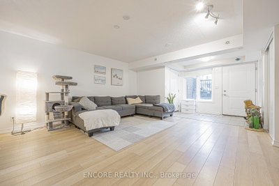 Unit 8 — 10 Carnation Avenue — photo 2