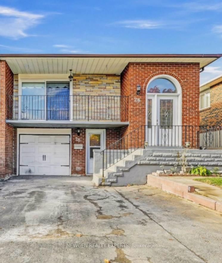 28 Royal Salisbury Way • Brampton, ON photo 1
