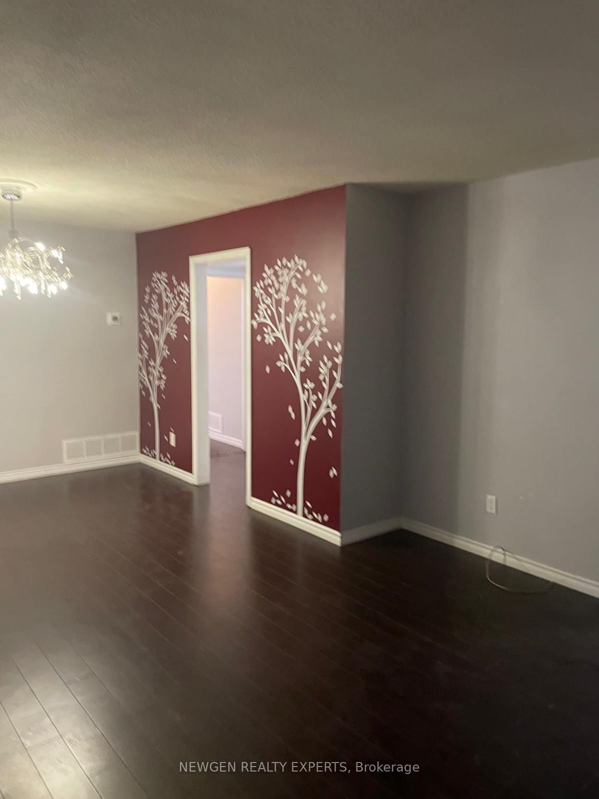 28 Royal Salisbury Way • Brampton, ON photo 4