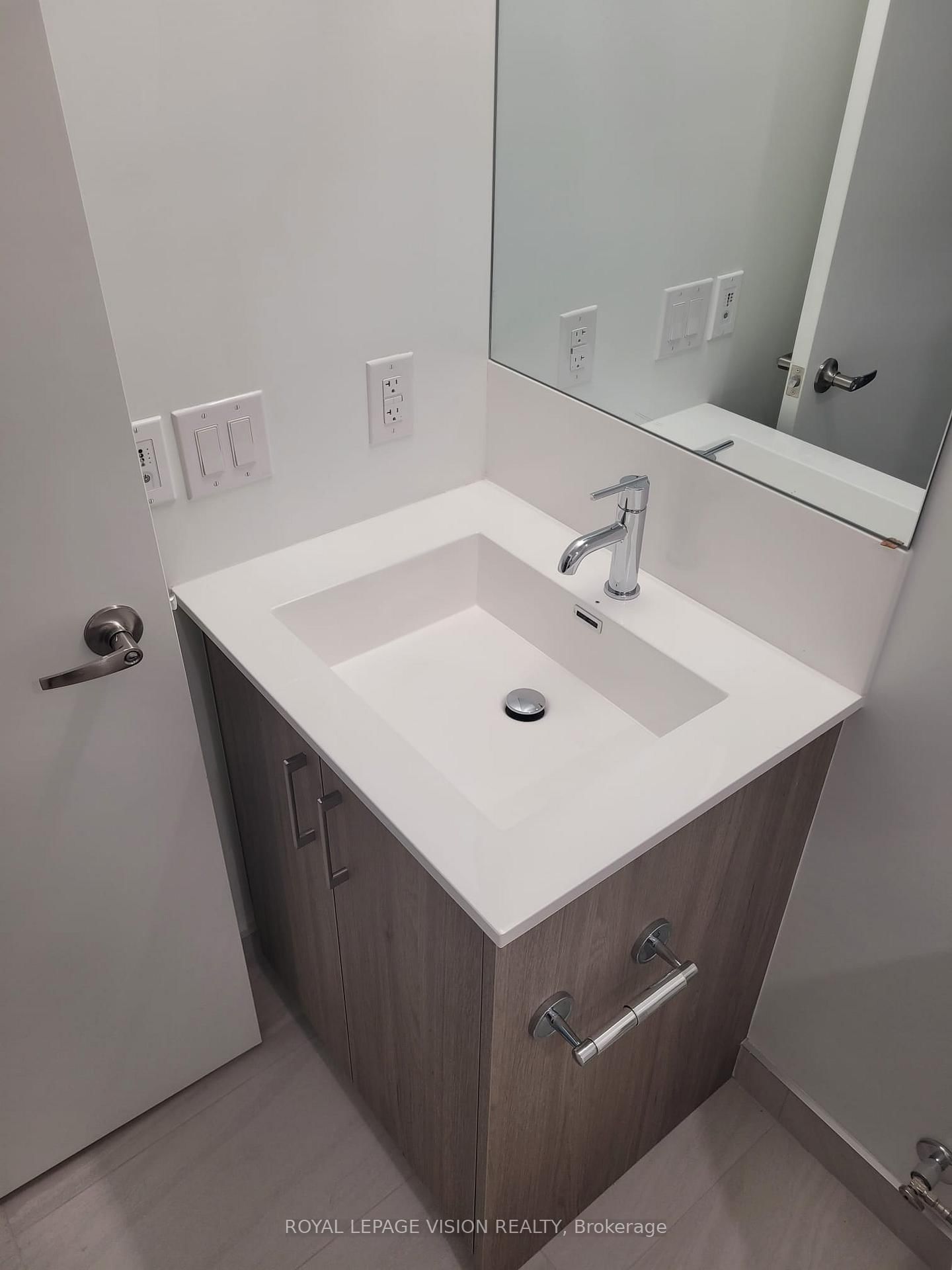 408-4010 Eglinton Avenue, Toronto, ON, photo 5