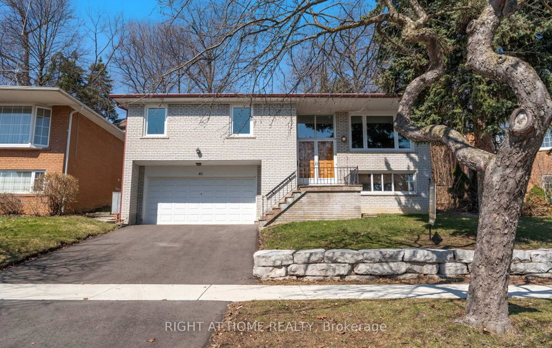 41 Knoll Drive