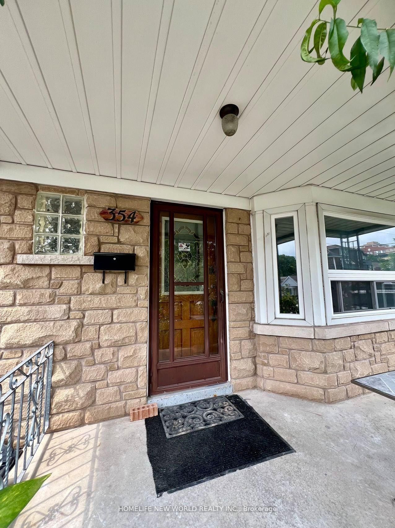 Upper-354 Kane Avenue, Toronto, ON, photo 4