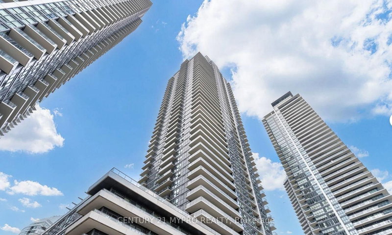 home for lease on 1904-2220 Lakeshore Boulevard W