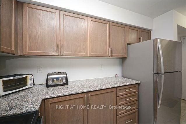 2480 POST Road • #24 • Oakville, ON photo 6