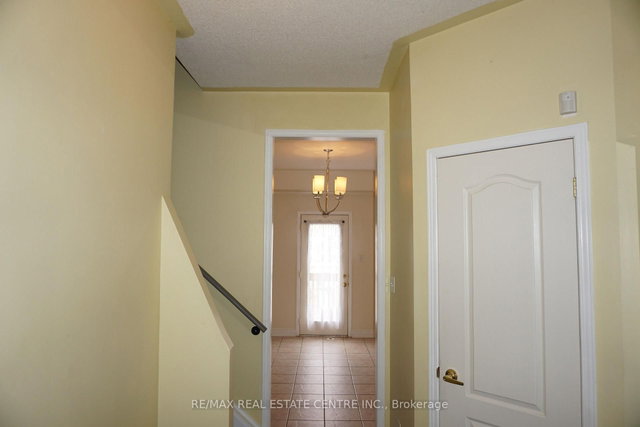 178 - 435 Hensall Circle