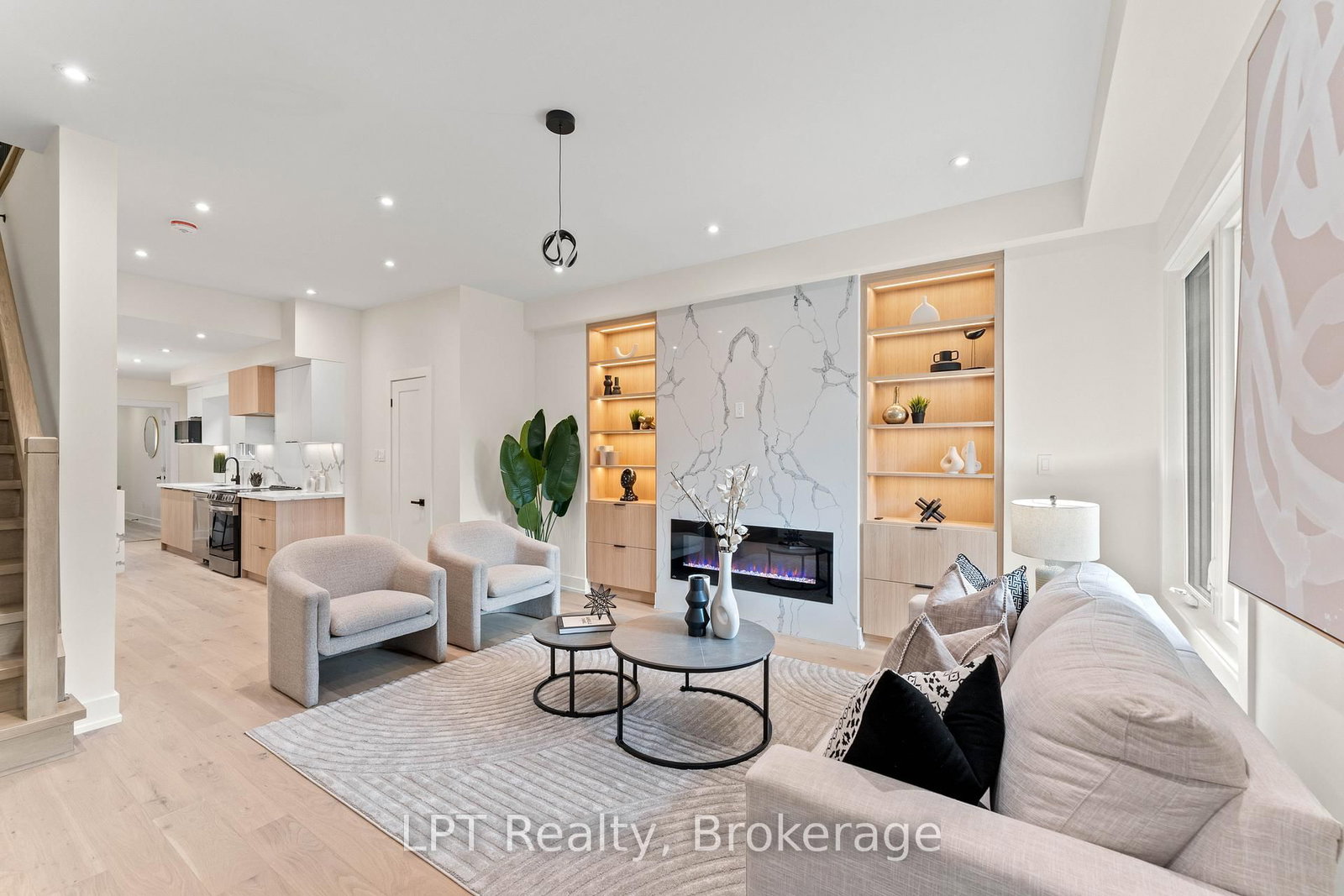 204 Franklin Avenue • Toronto, ON photo 4
