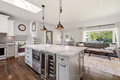600 Deborah Crescent • Burlington, ON photo 8